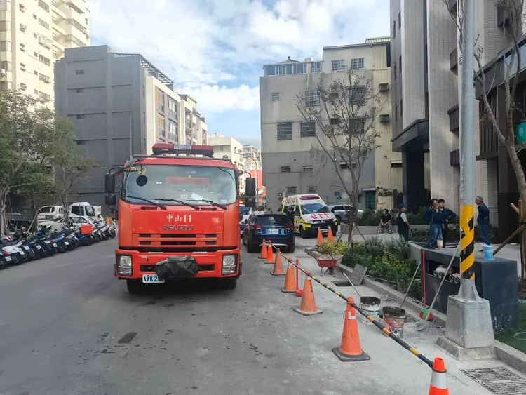 2名工人受傷送醫。民眾提供