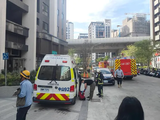 台中工安意外!疑喷灯闪爆2工人受伤 58岁男一度无生命迹象