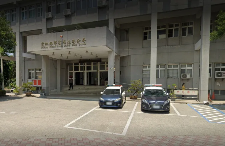 雲林縣水林鄉某國小1名陳姓男師，被控20多年前性侵猥褻2名女學生，北港警分局已受理報案。翻攝Google地圖