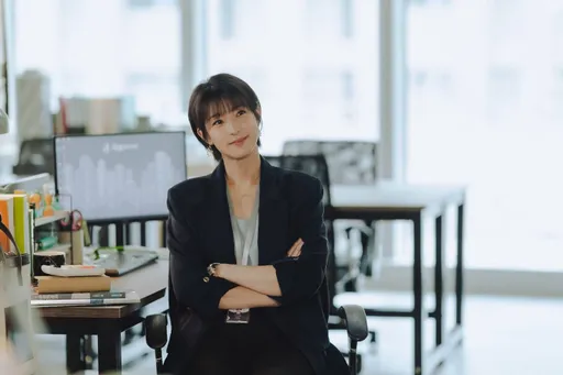 賴雅妍被年下男、多金男同時猛追 陷「幸福難題」好困擾