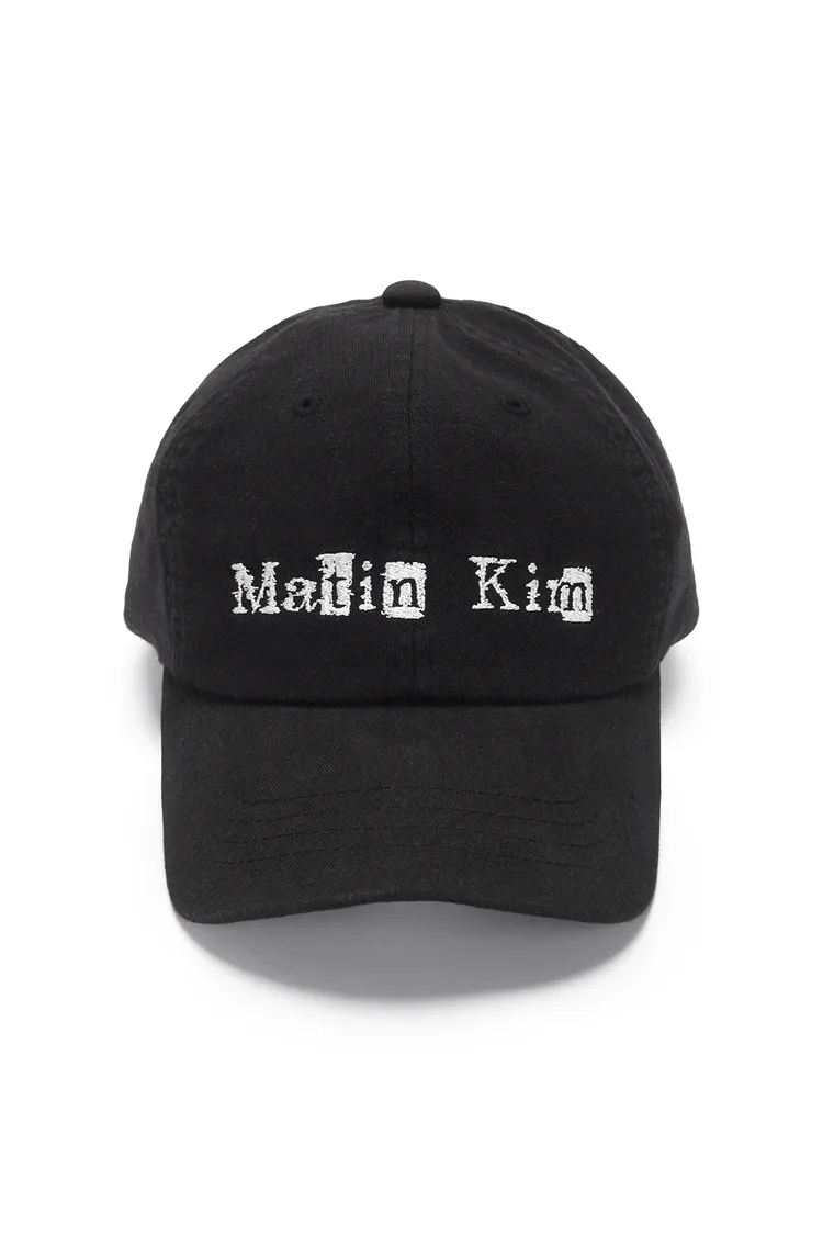 MATIN KIM Logo棒球帽。品牌提供