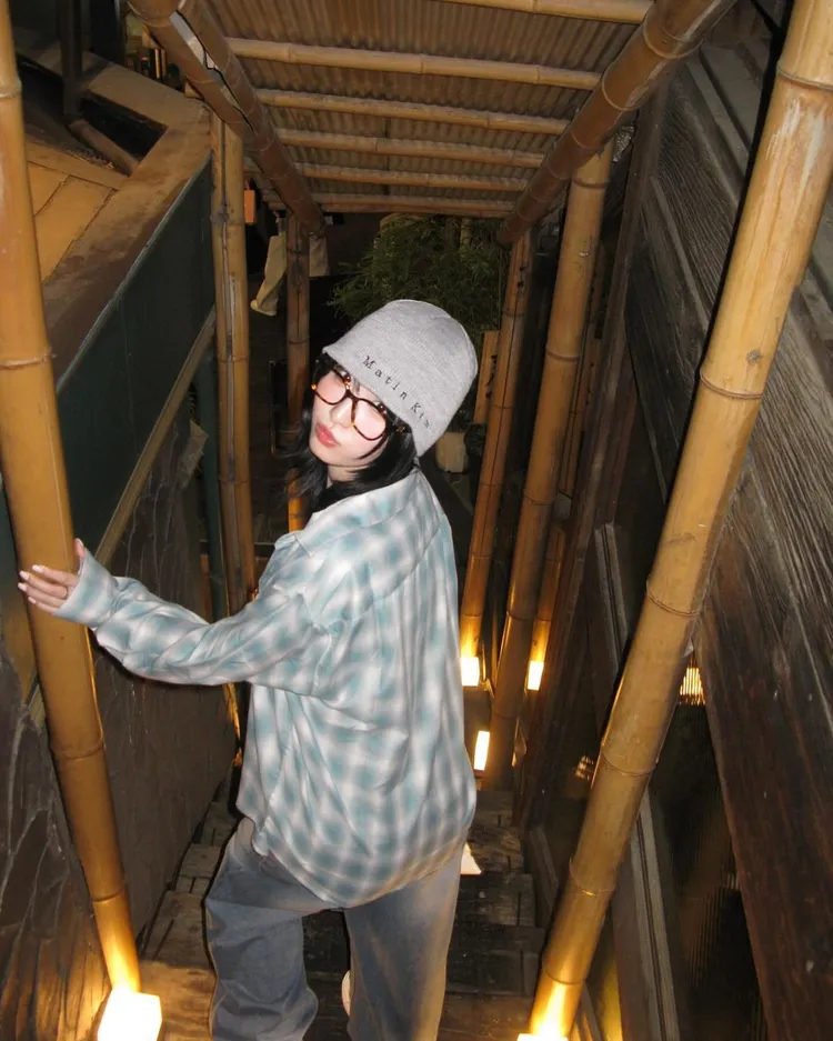 TWICE MOMO搭配MATIN KIM針織毛帽。翻攝momo IG