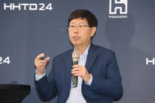 鴻海法說會|劉揚偉:明年是集團AI年 AI占伺服器營收比重將逾50%