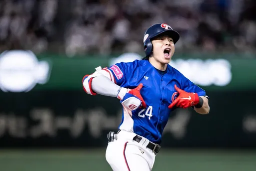 最感動瞬間！陳傑憲轟3分砲「比1手勢」　球迷噴淚：台灣人都看懂了