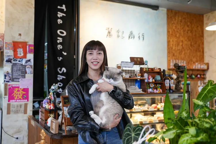 萬記商行的室內布置與餐點設計，都出自老闆娘Chloe的巧思。田欣雲攝影