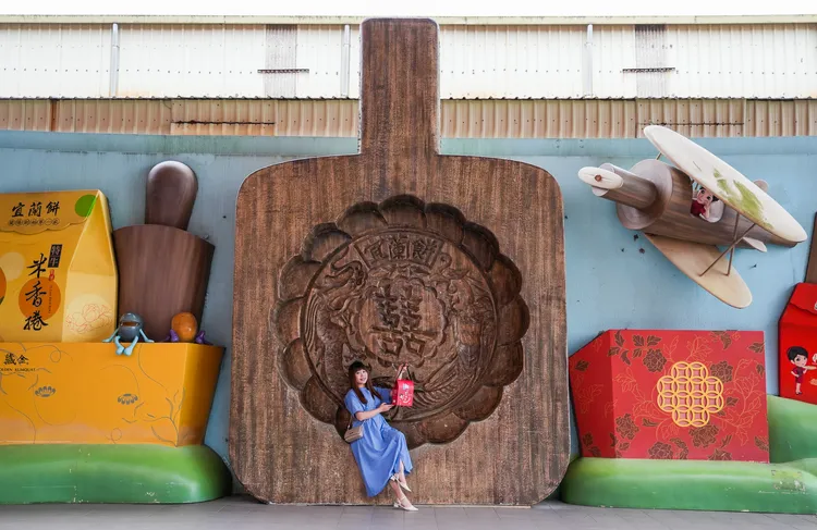 宜蘭餅發明館不只提供試吃，也相當好拍。田欣雲攝影