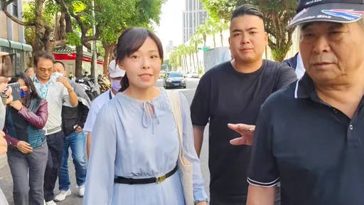 高虹安涉诈领助理费二审首开庭! 她今天这身装扮面出庭应讯