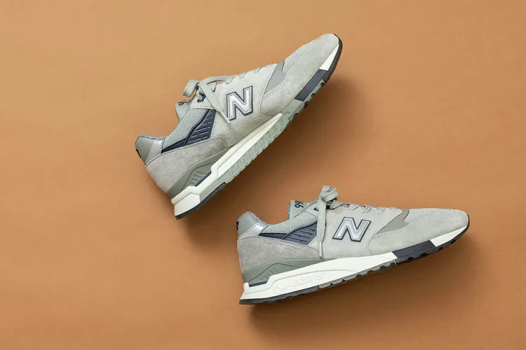 WTAPS × New Balance MADE in USA 998聯名鞋款，1萬2000元。品牌提供