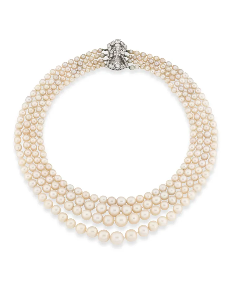 歐洲貴族珍藏的天然珍珠配鑽石項鍊以26萬6700瑞朗（約981萬台幣）成交。富藝斯提供
