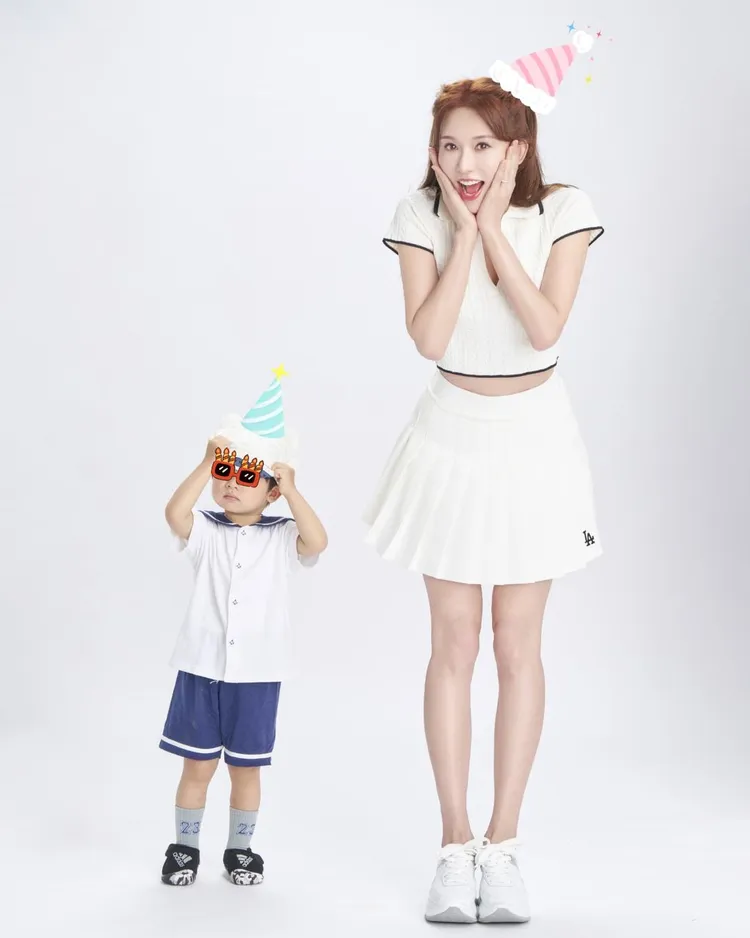 林志玲50歲生日曬出和兒子大勇的合照。翻攝林志玲IG