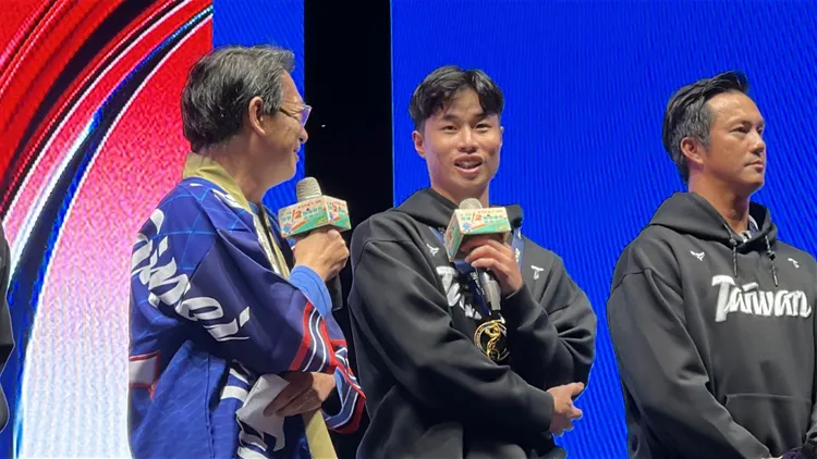 王牌左投林昱珉表示看到最後再見雙殺，確定獲得金牌時都有點呆掉了。曾佳俊攝