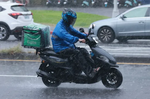 外送員因「眼神交流」遭停權!工會怒批剝奪工作權 Uber Eats說話了