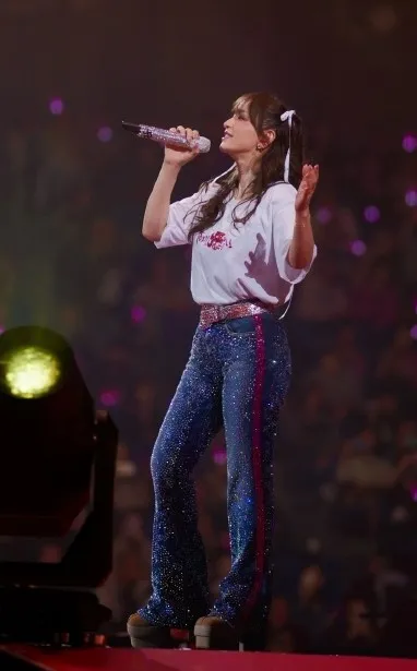 濱崎步休閒風造型。翻攝大麥上海官方帳號微博