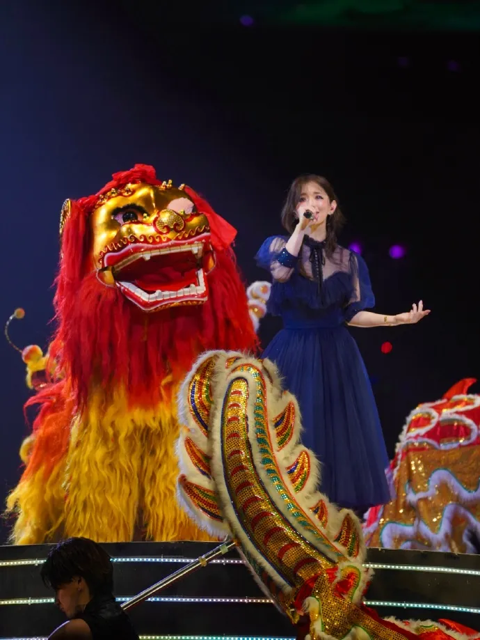 舞獅也上了濱崎步舞台。翻攝大麥上海官方帳號微博