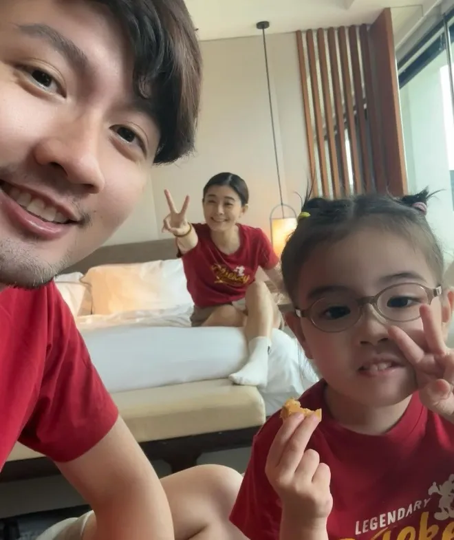 夏如芝的老公張捷及女兒芝麻都陪在身旁。翻攝夏如芝IG