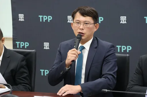 藍委擬提案砍潛艦國造預算 黃國昌:依時程編列才負責任