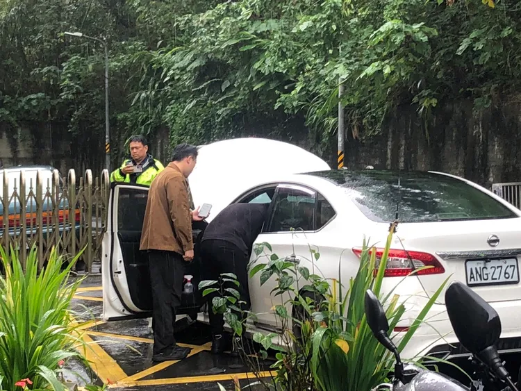 圍捕過程中1名警員受傷。李易昌攝