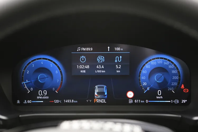 Ford Kuga小改款也同步將13吋液晶儀表板升級為全新的Vison X系統，並具備導航顯示機能。林浩昇攝