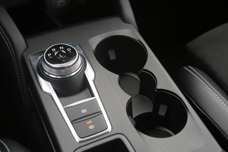 全新的 8 速自排變速箱同樣源自於Lincoln，主要針對液壓式單向離合器與齒比重新調整，帶來更優異的傳輸銷率。林浩昇攝