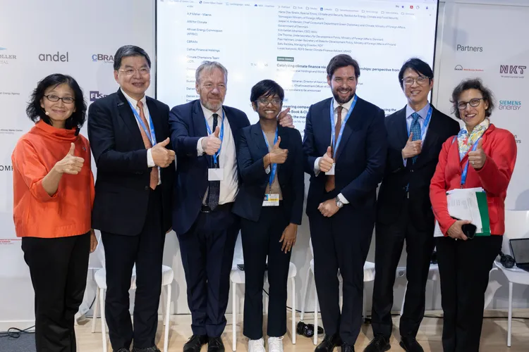 國泰金控前進COP29藍區，期望擴大公私部門攜手協作，為亞洲的低碳轉型打造穩健的發展環境。國泰金控提供