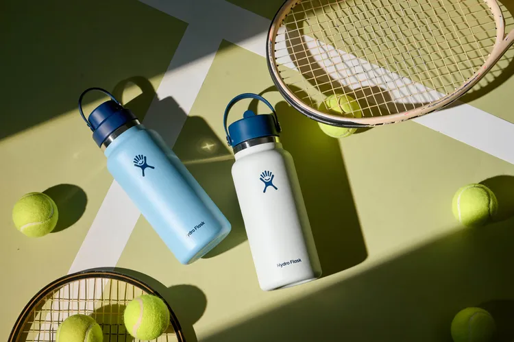 經典鋼瓶兩入組大容量設計和提環型瓶蓋舒適好握取，能滿足運動愛好者補水需求。業者提供