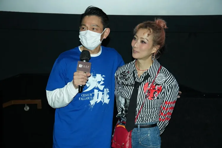 劉德華（左）日前驚喜合體鄭秀文（右）。華映提供