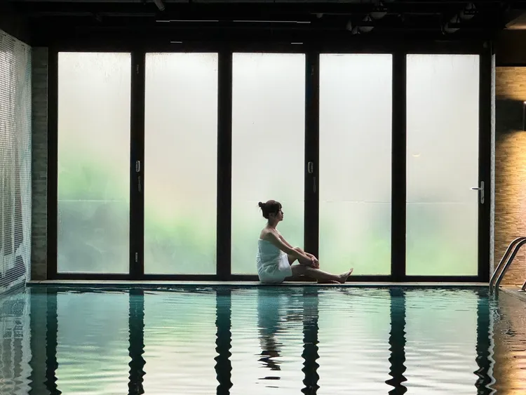 福容福隆店12/24前推出大眾湯全面5折優惠，享受全台唯一海洋溫泉。業者提供