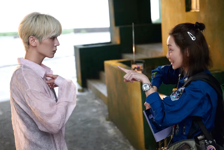 畢書盡新歌《不苦》MV，邀來影后謝欣穎合作。索尼提供