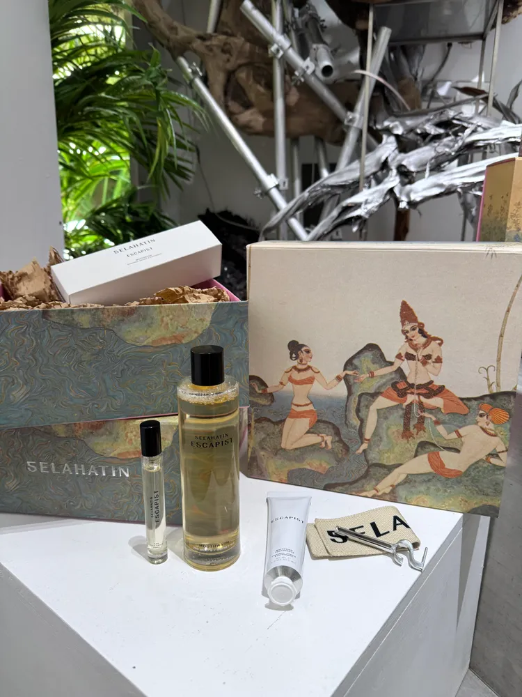 SELAHATIN聖誕限量禮盒組#我當然愛你，包含65ml牙膏、200ml漱口水、18.5ml口腔噴霧以及軟管擠壓夾，3150元。張家玲攝