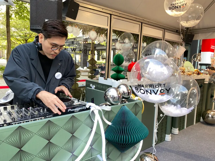 快閃活動於市集現場有DJ秀等表演。莊偉祺攝