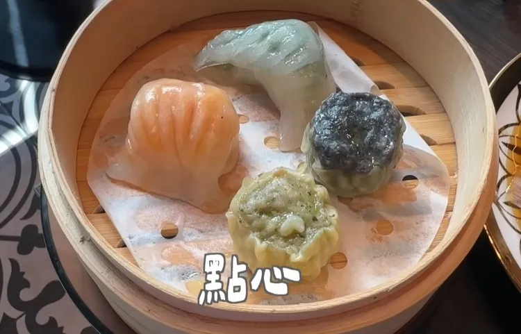 4色點心口味各不同。翻攝凱倫出品Karen Presents的YT