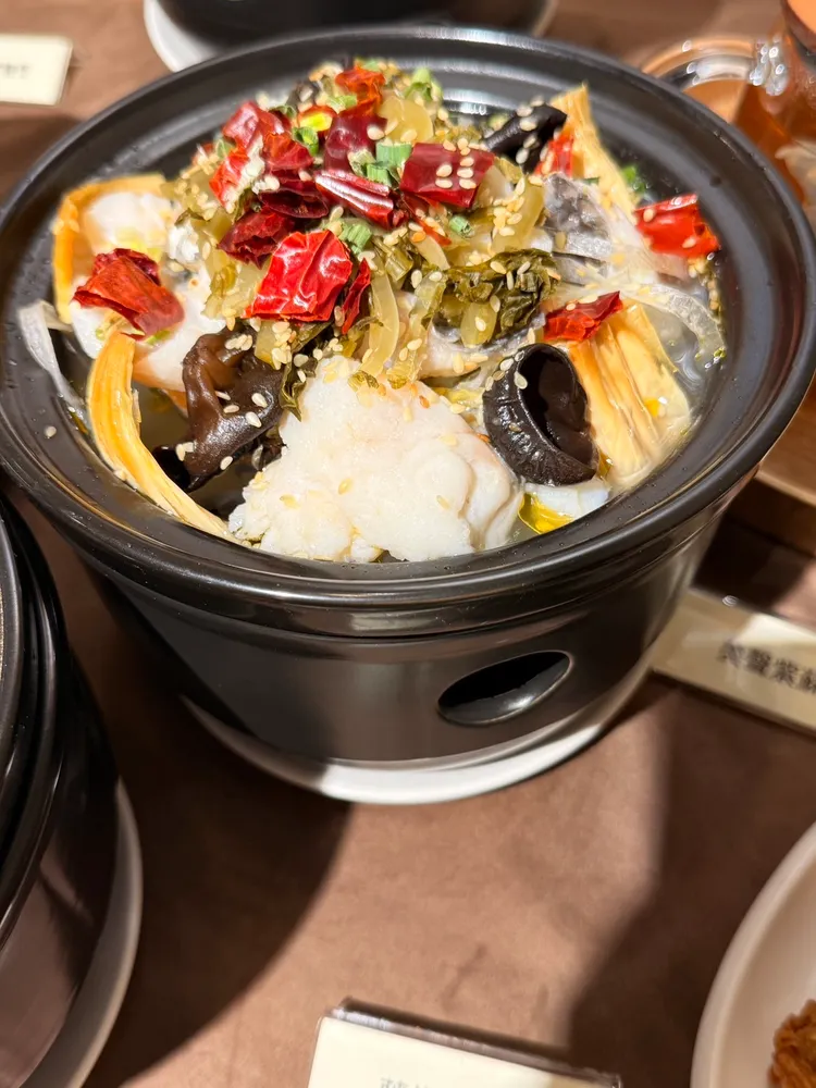 藤椒酸菜魚300元。陳揚盛攝