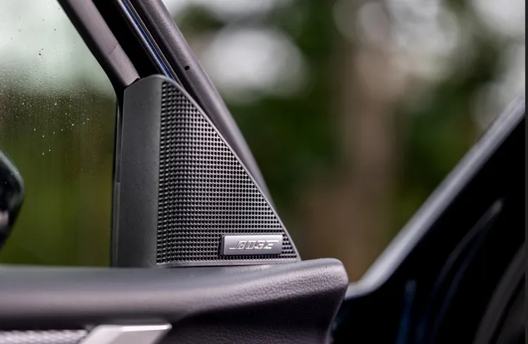 25S Elite Plus車型標配升級BOSE環繞音響附12具揚聲器。業者提供