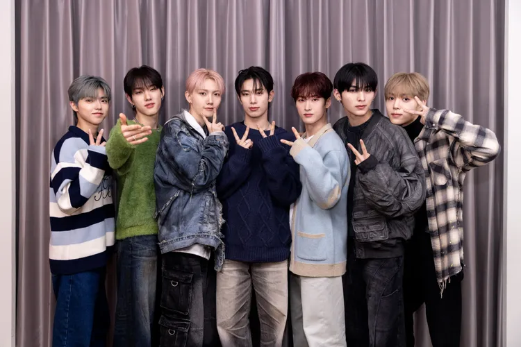 ALL(H)OURS由ON:N（左起）、Xayden、Hyunbin、Kunho、Youmin、Masami、Minje組成。COME ON JKSSP提供