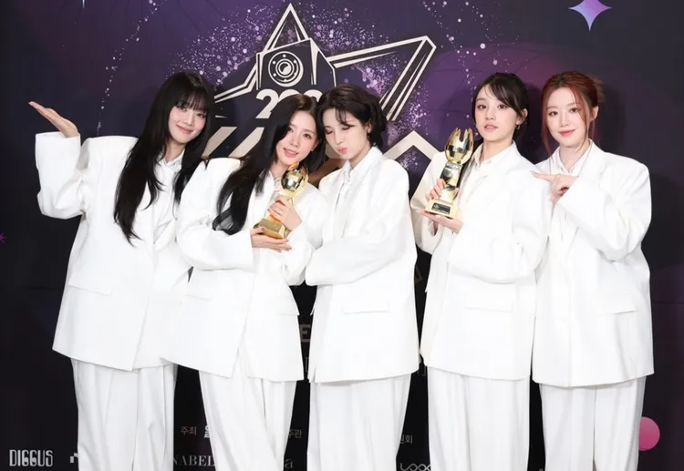(G)I-DLE獲得年度專輯獎。翻攝KGMA