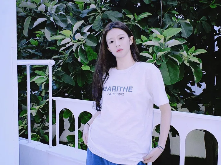 高允貞經常在私服穿搭中搭配Marithé。翻攝高允貞IG