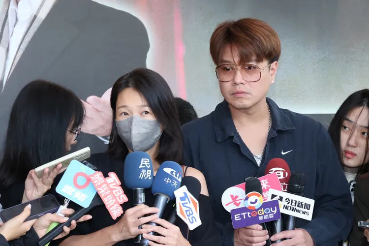 六月和李易受訪時神情難過。莊宗達提供