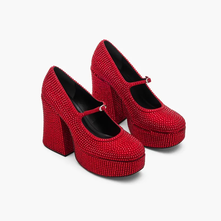 綠野仙蹤系列KIKI紅鑽瑪莉珍鞋，2萬200元。品牌提供