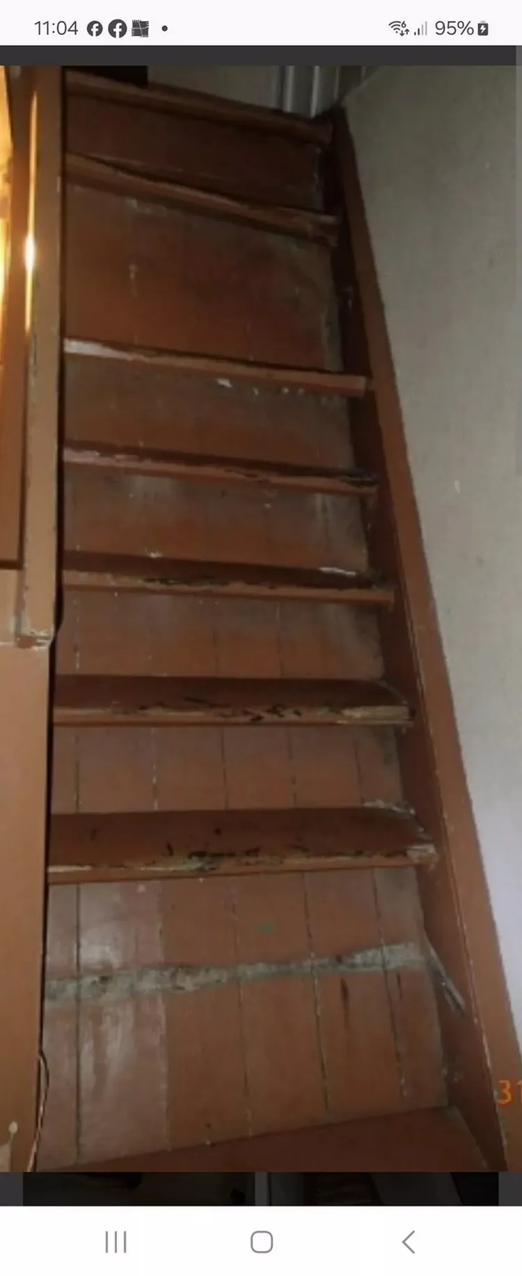 阿姆斯特丹網友分享陡到不行的樓梯。翻攝自臉書社團