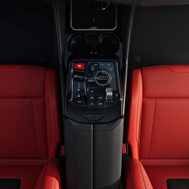 M專屬中控區域搭配M字樣控制旋鈕。原廠照片