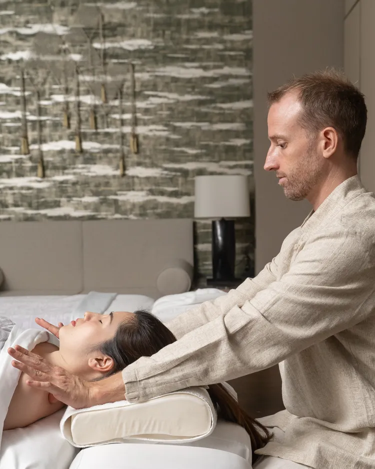 「客製化療癒按摩」，依據賓客的不同層面需求量身訂製，由內至外回歸輕鬆怡然的最佳狀態。業者提供