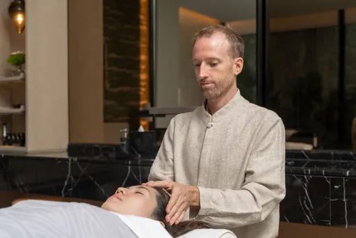 期間限定！台北文華東方酒店獨家體驗Alex Scrimgeour ｢Dien Chan臉部反射按摩｣