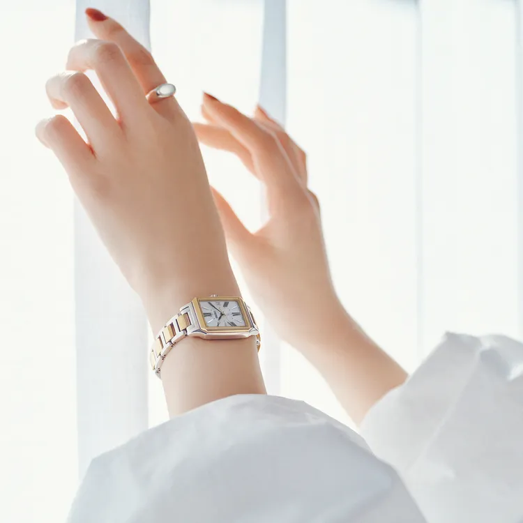 Seiko Lukia透過俐落線條勾勒出簡約長方形錶殼。品牌提供