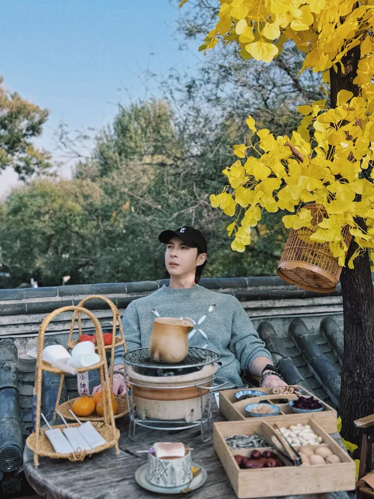 近期忙於巡演的陳勢安空檔之餘不忘city tour。圖／有勢有錢娛樂提供