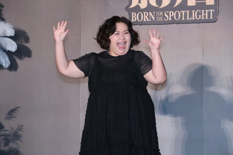 鍾欣凌在劇中飾演三流經紀人。莊宗達攝影