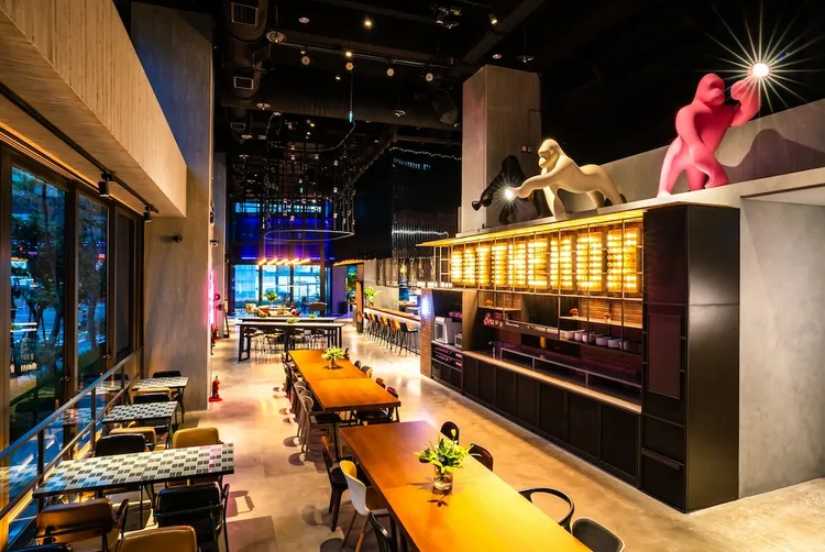 台中豐邑Moxy酒店推出29折超優惠價格雙人住宿券，售價2899元。業者提供