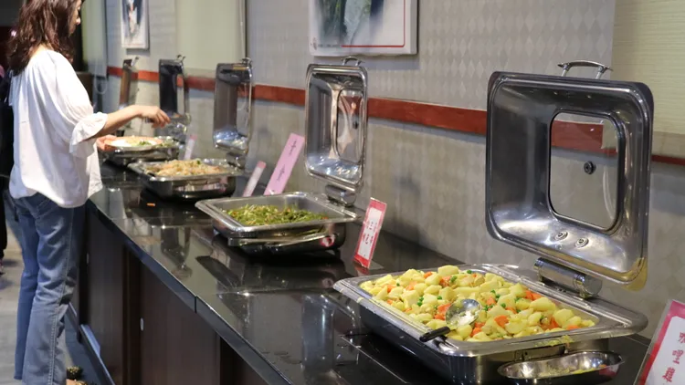 台北國軍英雄館早餐。翻攝自國軍英雄館