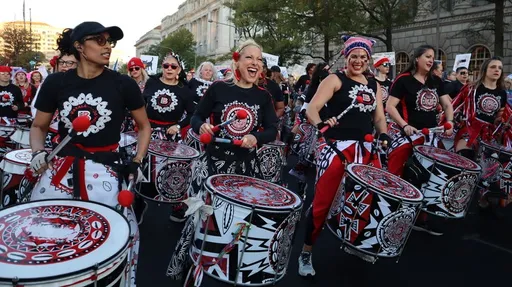 賀錦麗川普民調拉不開 華府女性大遊行難掩焦慮