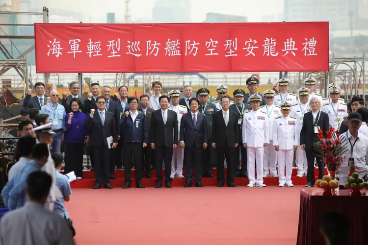 總統賴清德4日主持海軍輕型巡防艦防空型原型艦上午安龍典禮。民眾提供