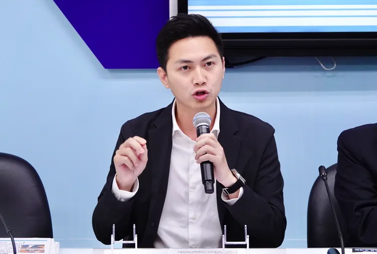 國民黨立委廖偉翔說，資策會人才流失、士氣低迷，最終受害的還是國家。記者莊宗達攝